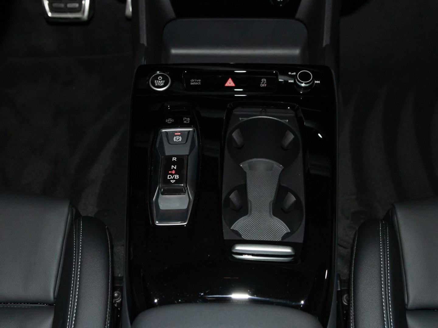 Bild über Audi A6 Avant e-tron e-tron quattro - für weitere Informationen kontaktieren Sie den Audi Partner