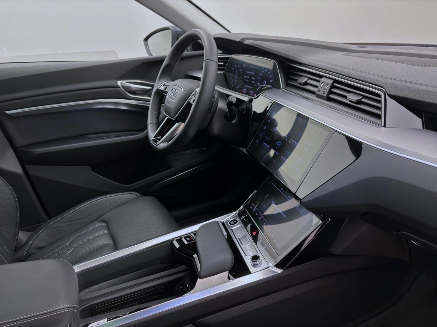 Bild über Audi Q8 e-tron advanced 55 e-tron quattro - für weitere Informationen kontaktieren Sie den Audi Partner