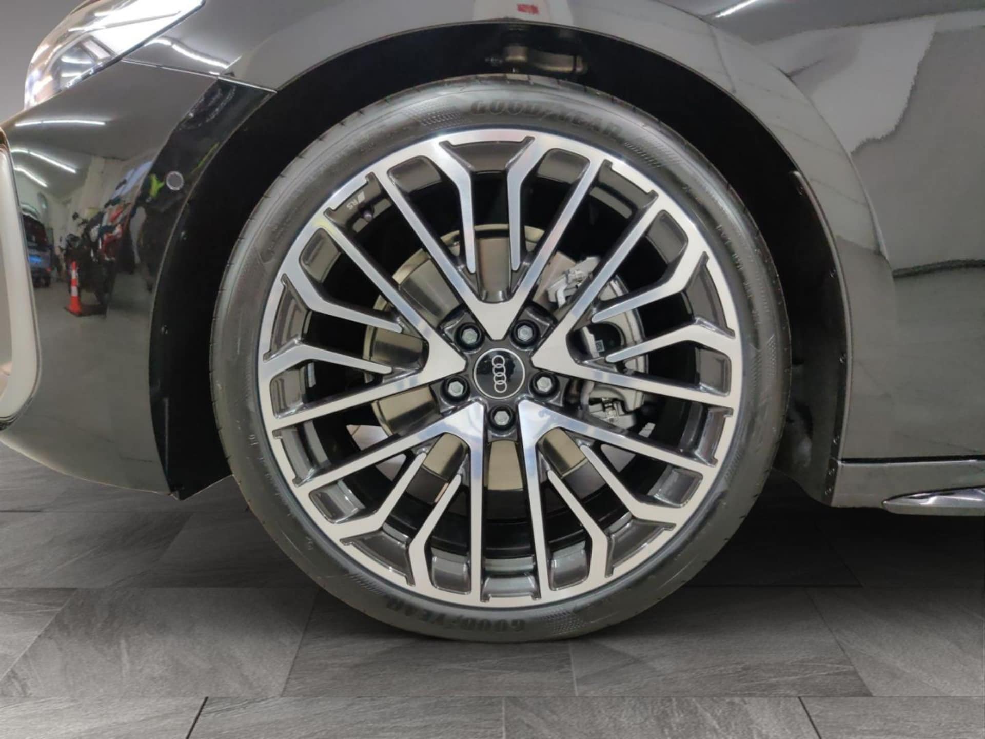 Audi A5 Limousine edition one