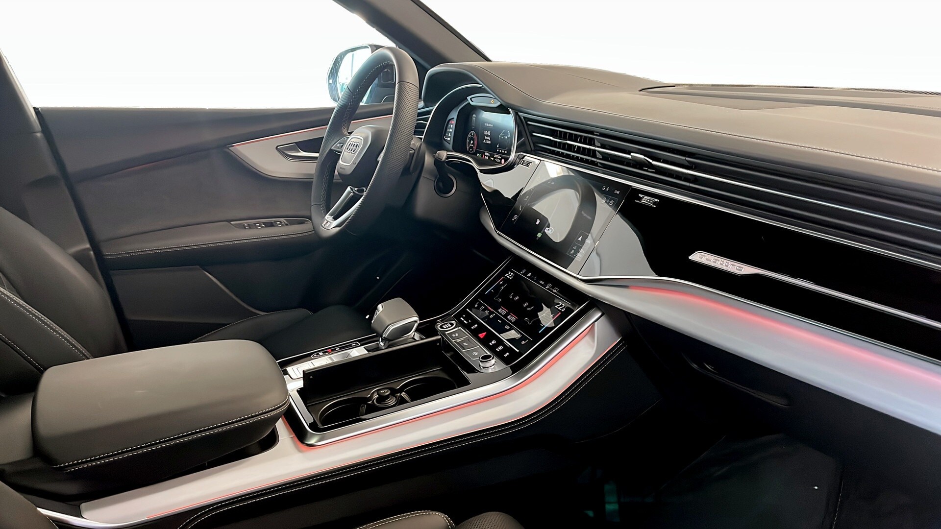 Bild som visar&nbsp;Audi Q8 SUV&nbsp;Q8 SUV TDI quattro 210 kW tiptronic - för mer information kontakta din Audi Partner