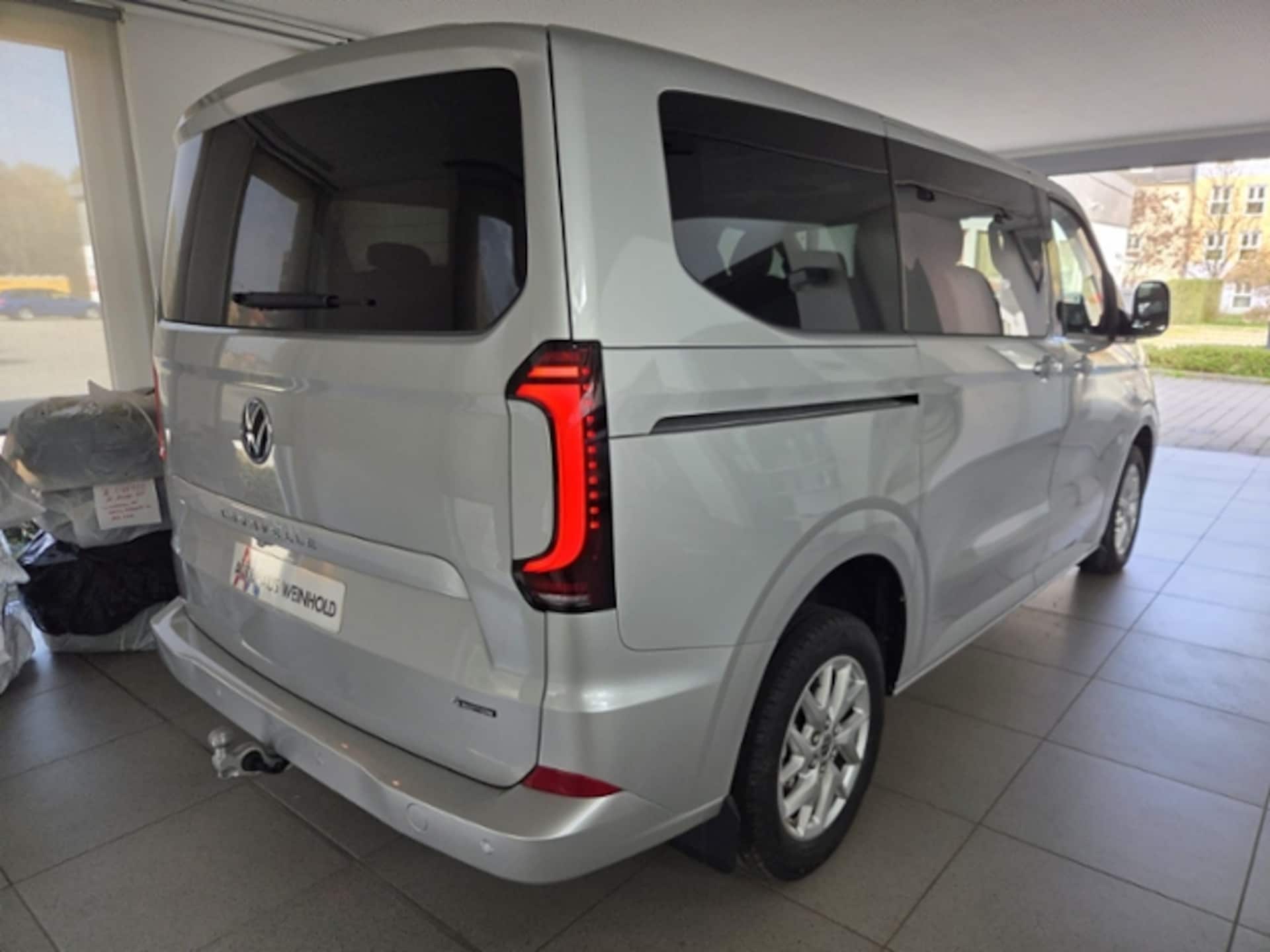 Volkswagen Caravelle Style