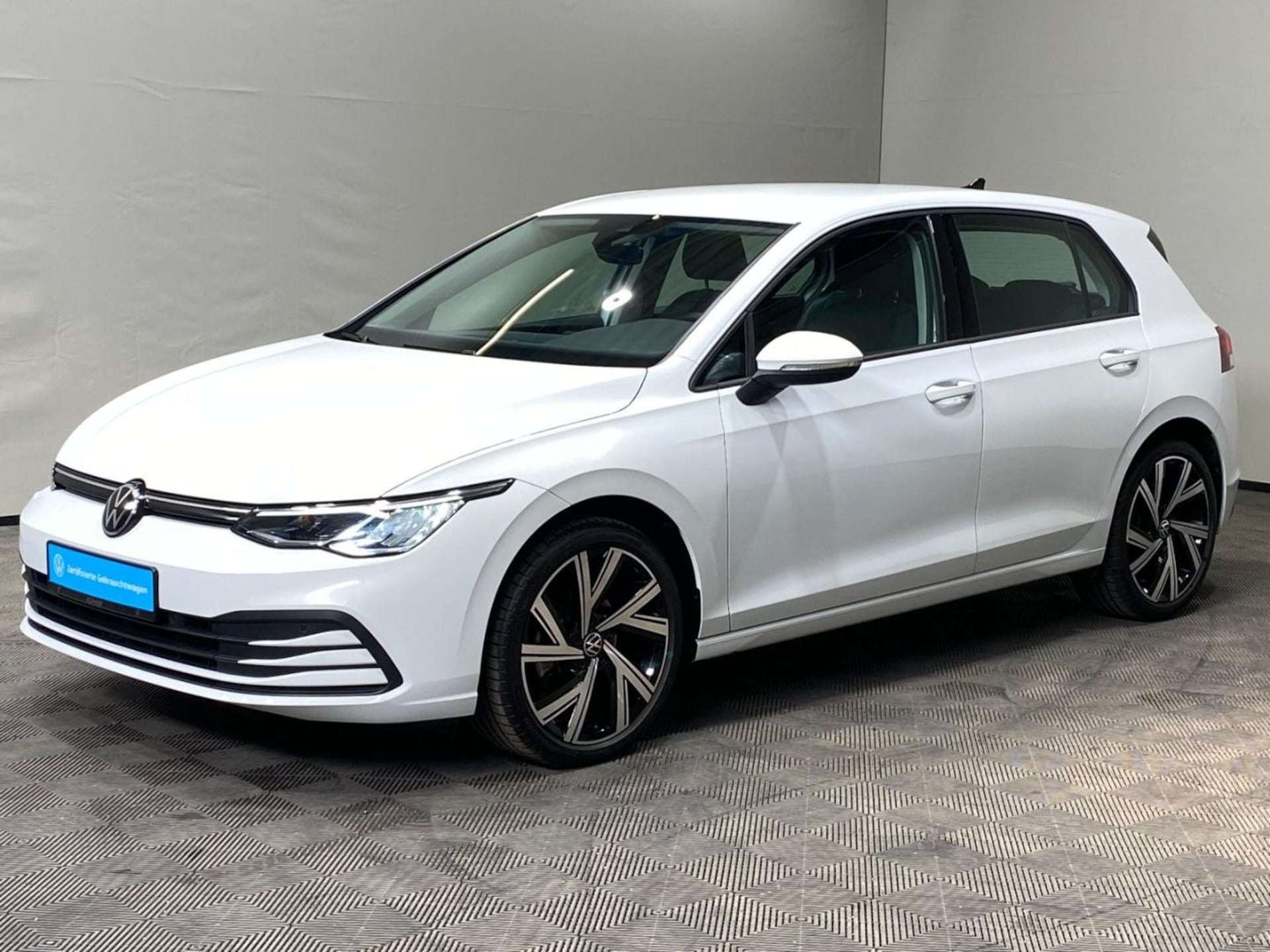 Volkswagen Golf Life