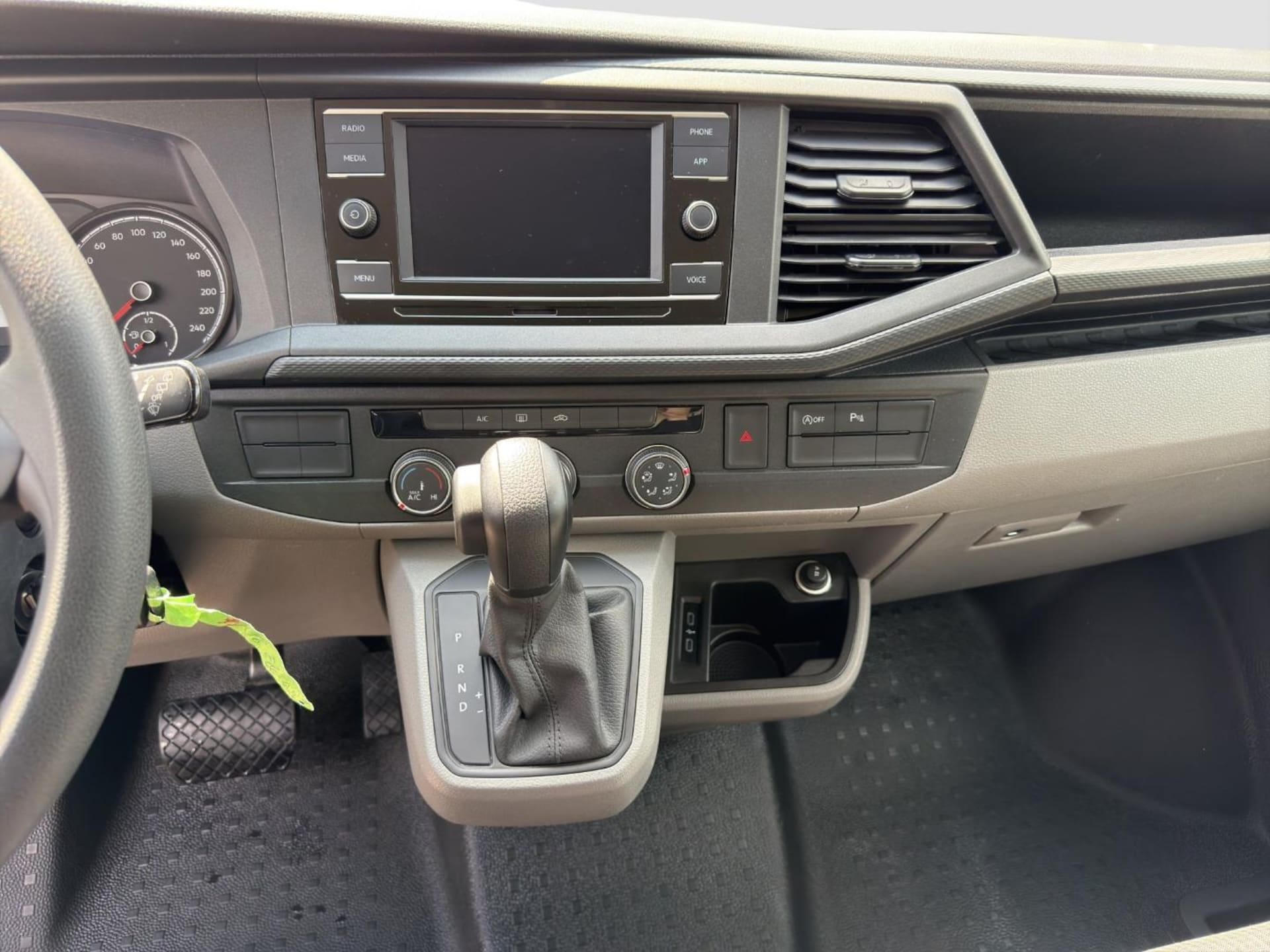 Volkswagen T6.1 Transporter Kombi kurzer Radstand