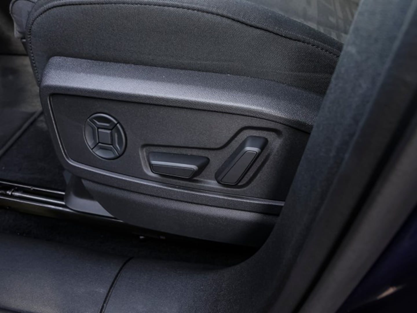 Bild über Audi Q5 Sportback TDI quattro 150 kW S tronic - für weitere Informationen kontaktieren Sie den Audi Partner