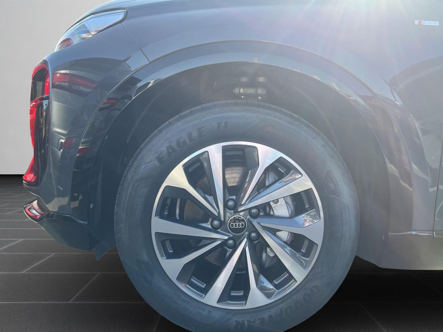 Bild über Audi Q6 SUV e-tron e-tron performance - für weitere Informationen kontaktieren Sie den Audi Partner