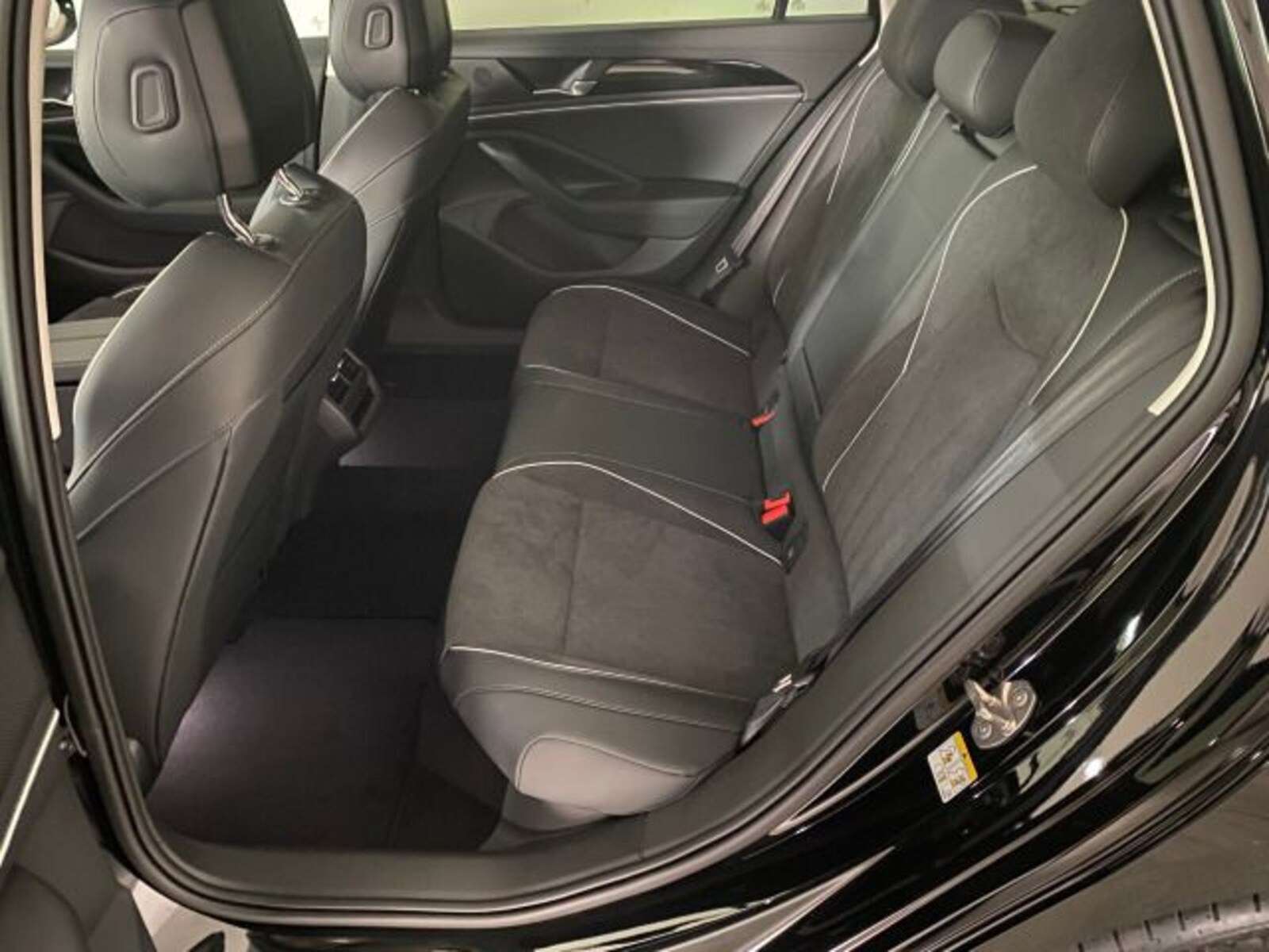 Volkswagen Passat – Bild 14