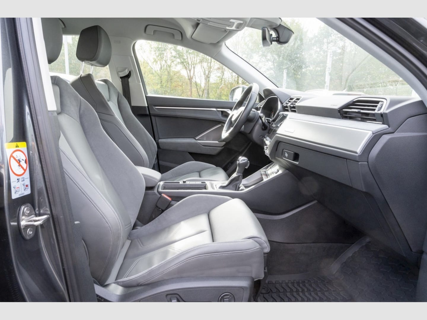 Bild über Audi Q3 S line 40 TDI quattro S tronic - für weitere Informationen kontaktieren Sie den Audi Partner