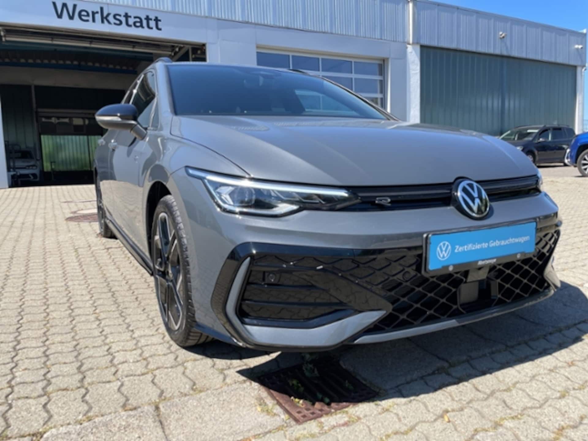 Volkswagen Golf Variant R-Line