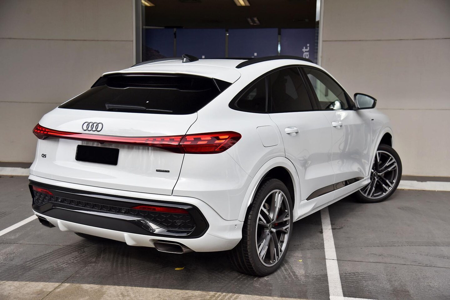 Image about Audi Q5 Sportback e-hybrid quattro S tronic