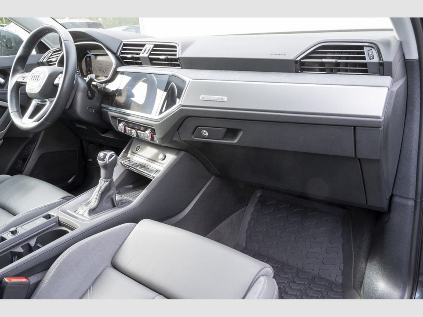 Bild über Audi Q3 S line 40 TDI quattro S tronic - für weitere Informationen kontaktieren Sie den Audi Partner