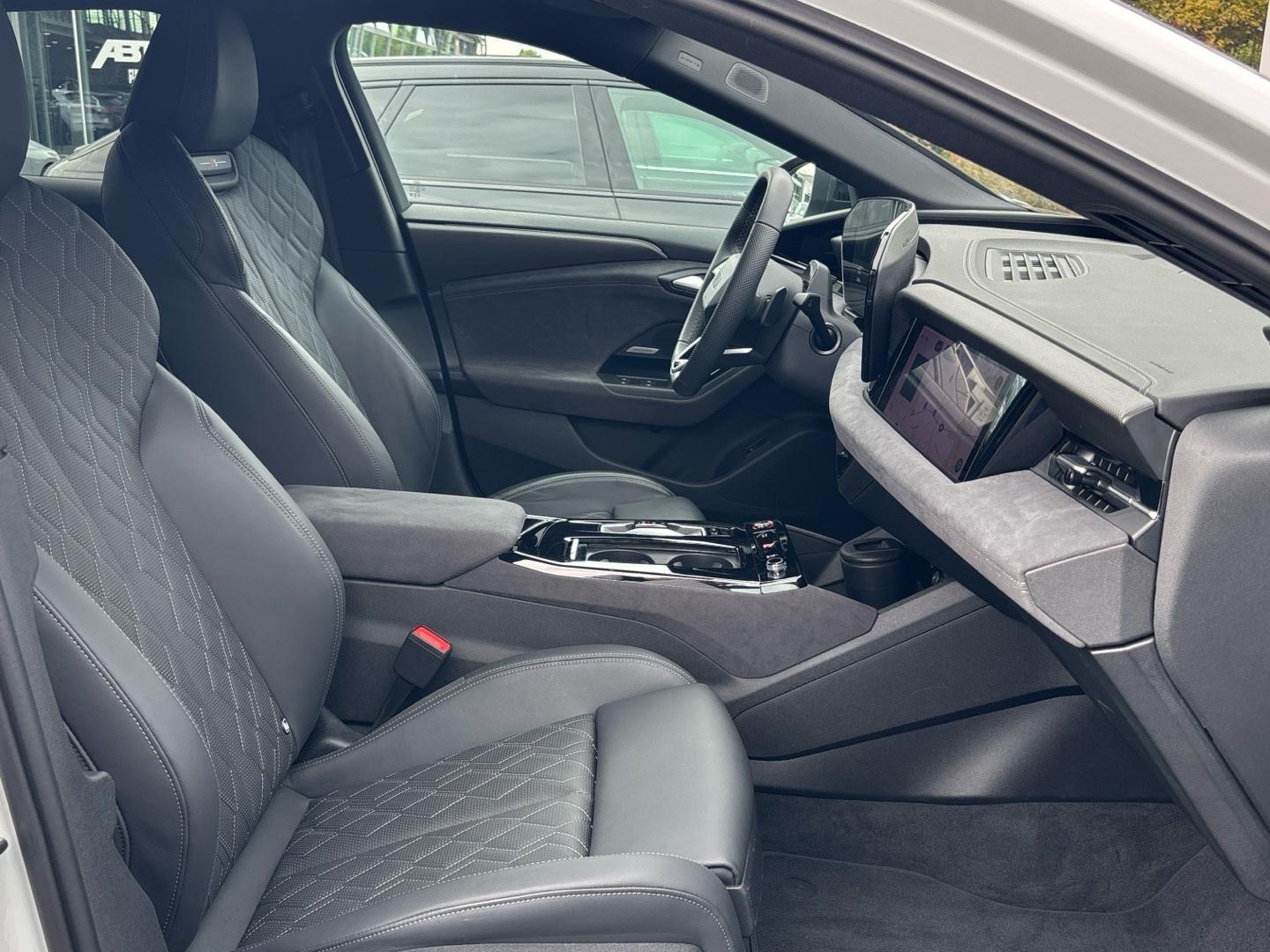 Bild über Audi S6 Sportback e-tron e-tron quattro 370 kW - für weitere Informationen kontaktieren Sie den Audi Partner
