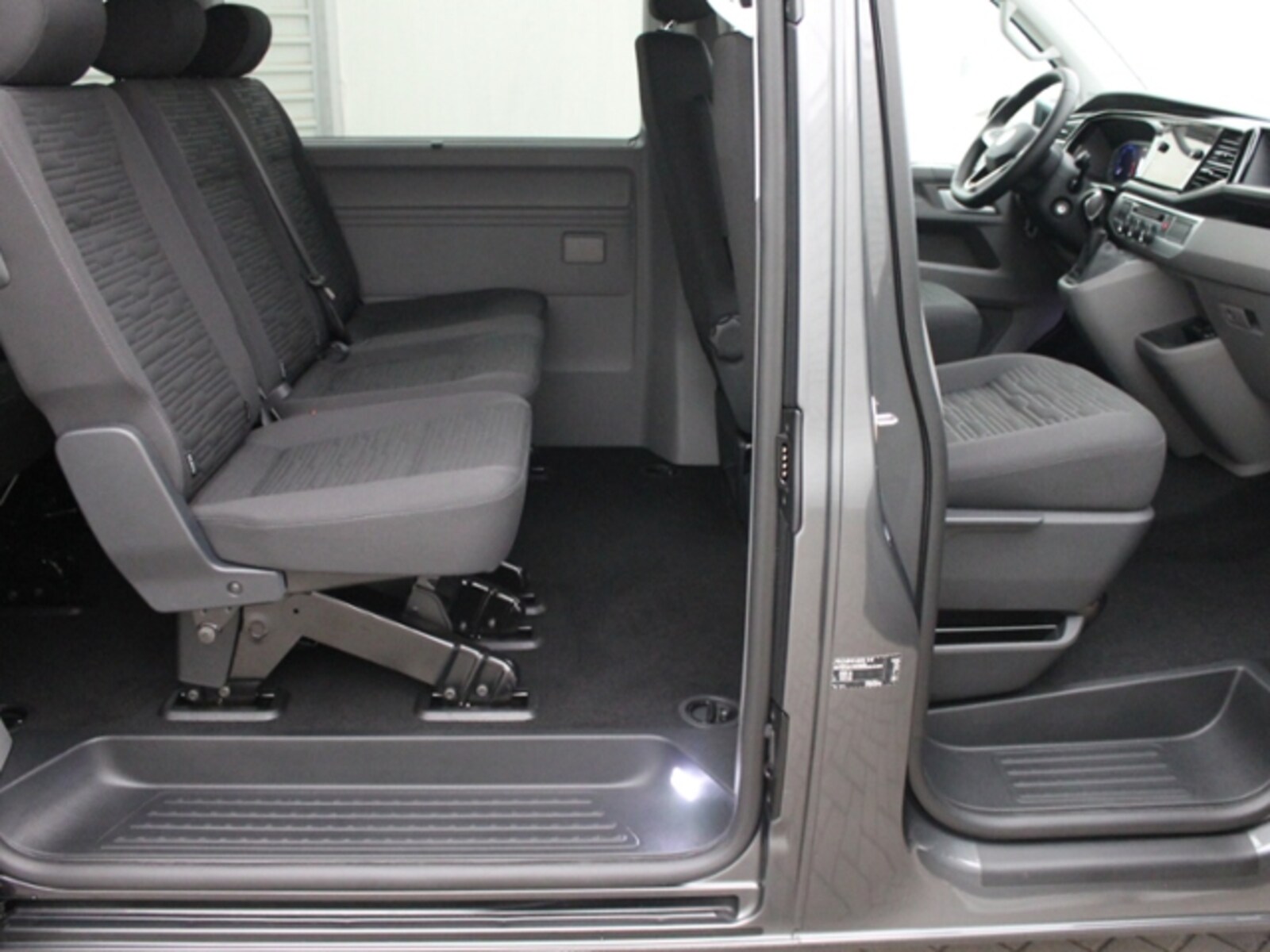 Volkswagen T6.1 Caravelle kurzer Radstand – Bild 11
