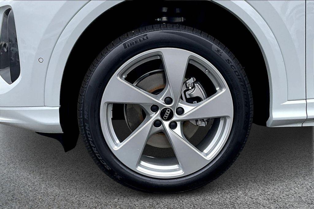 2025 Audi Q5 Premium Plus - Photo 13