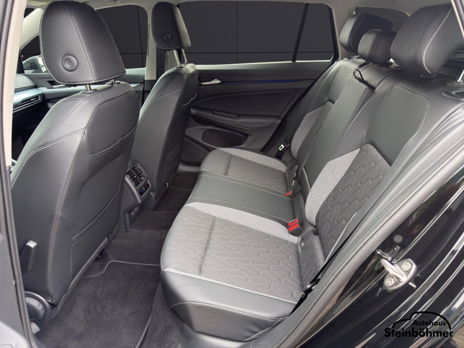 Volkswagen Golf Variant – Bild 14