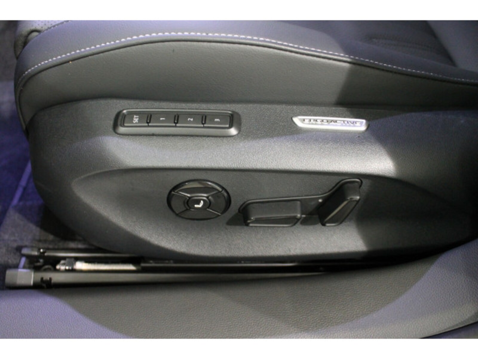 Volkswagen Passat – Bild 14