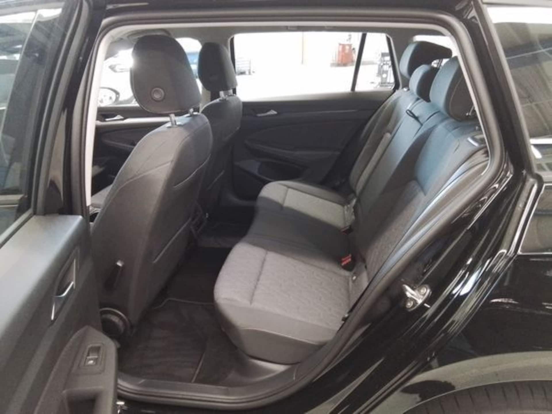 Volkswagen Golf Variant Life