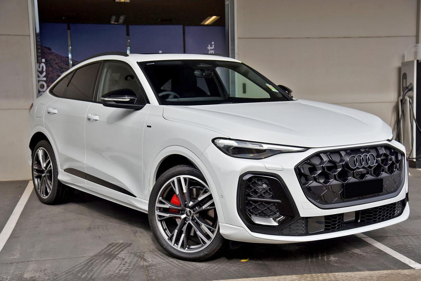 Image about Audi Q5 Sportback e-hybrid quattro S tronic