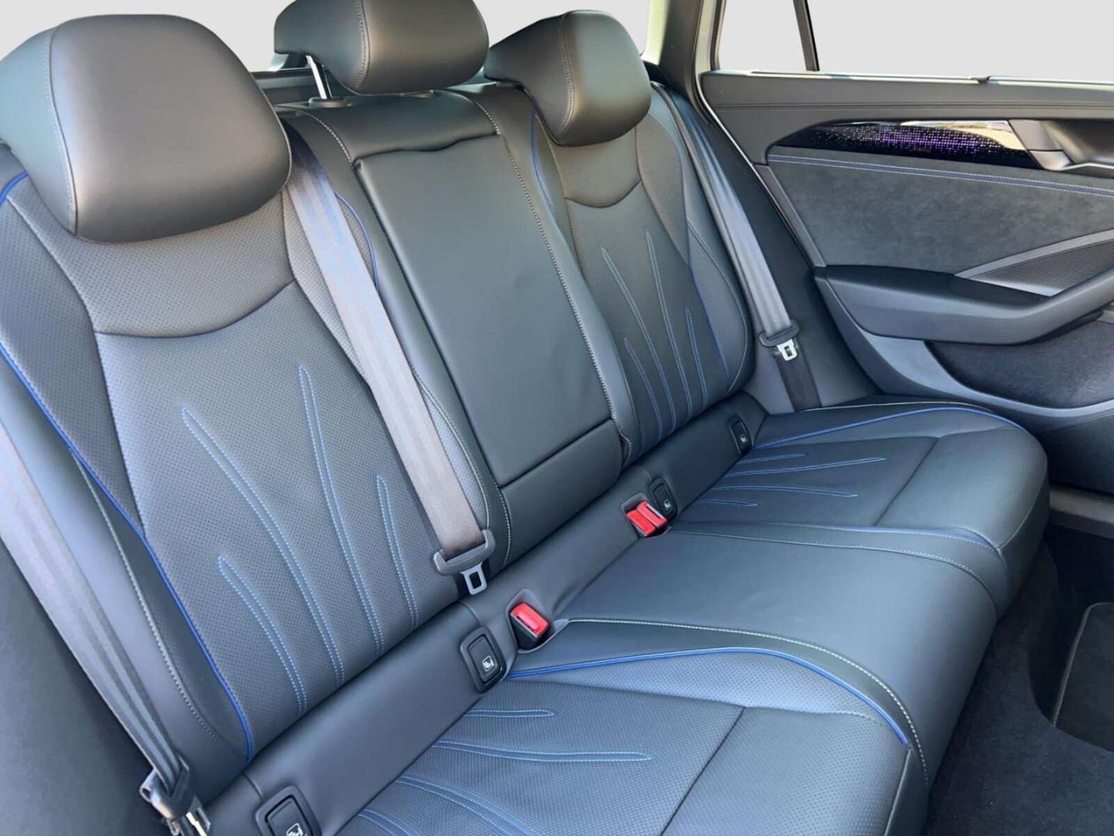 Volkswagen Passat – Bild 23
