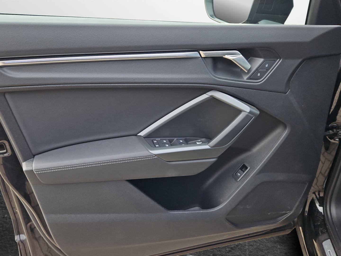 Bild über Audi Q3 S line 35 TFSI S tronic - für weitere Informationen kontaktieren Sie den Audi Partner