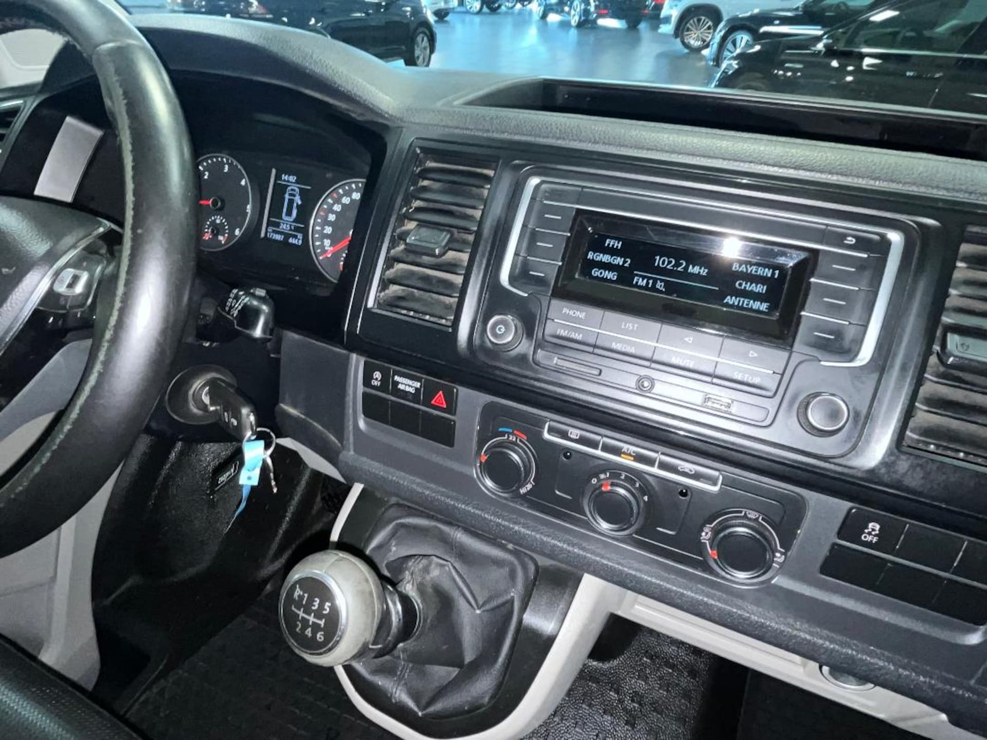 Volkswagen T6 Transporter Kasten kurzer Radstand