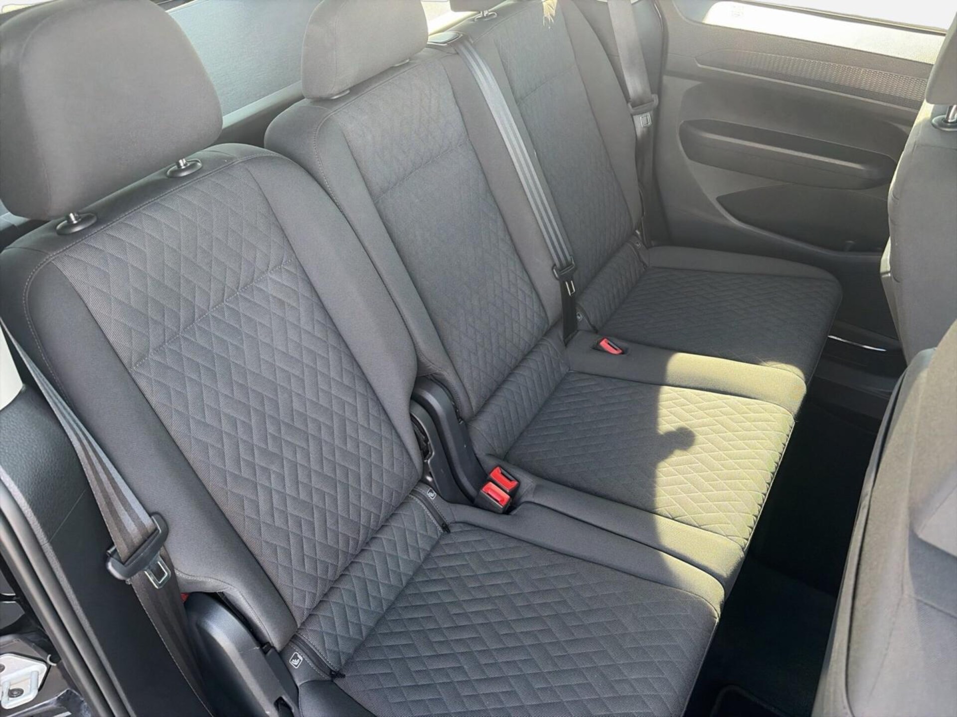 Volkswagen Caddy "Dark Label"