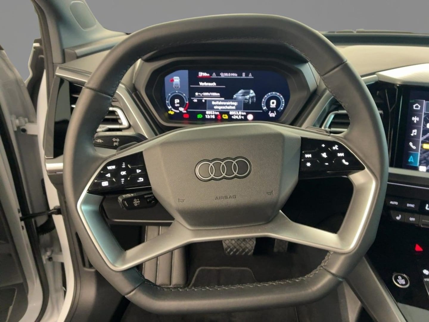 Bild über Audi Q4 e-tron 40 e-tron - für weitere Informationen kontaktieren Sie den Audi Partner