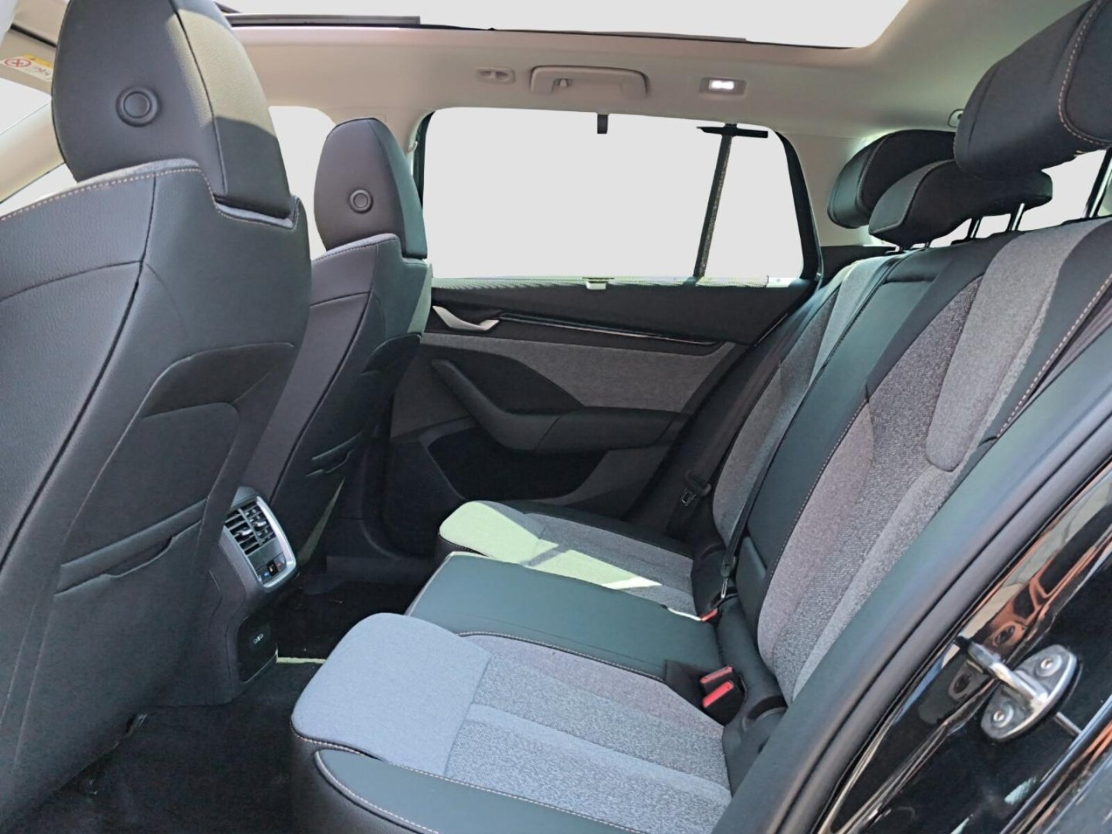 Škoda Octavia Combi – Bild 17