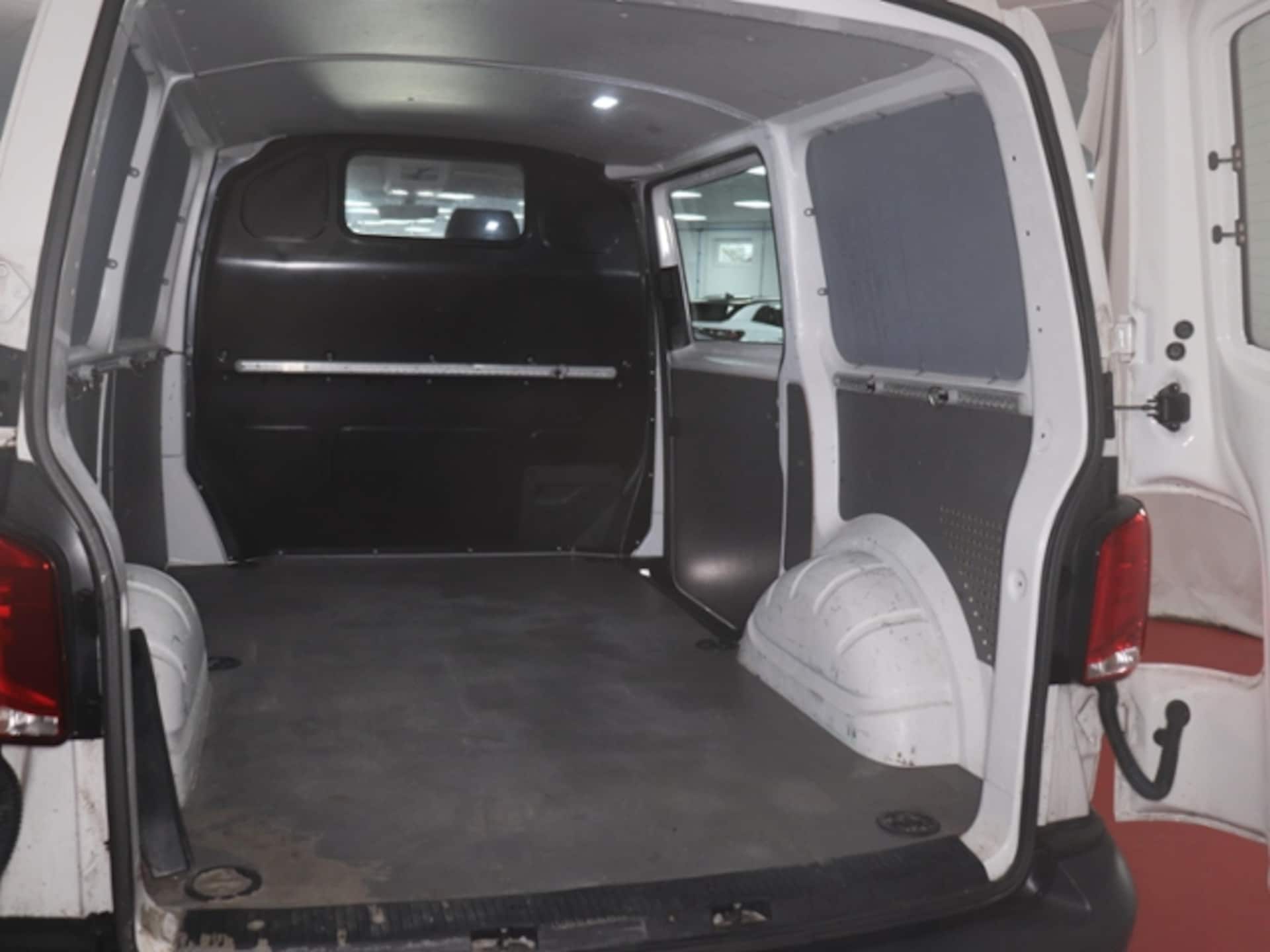 Volkswagen T6.1 Transporter Kasten kurzer Radstand