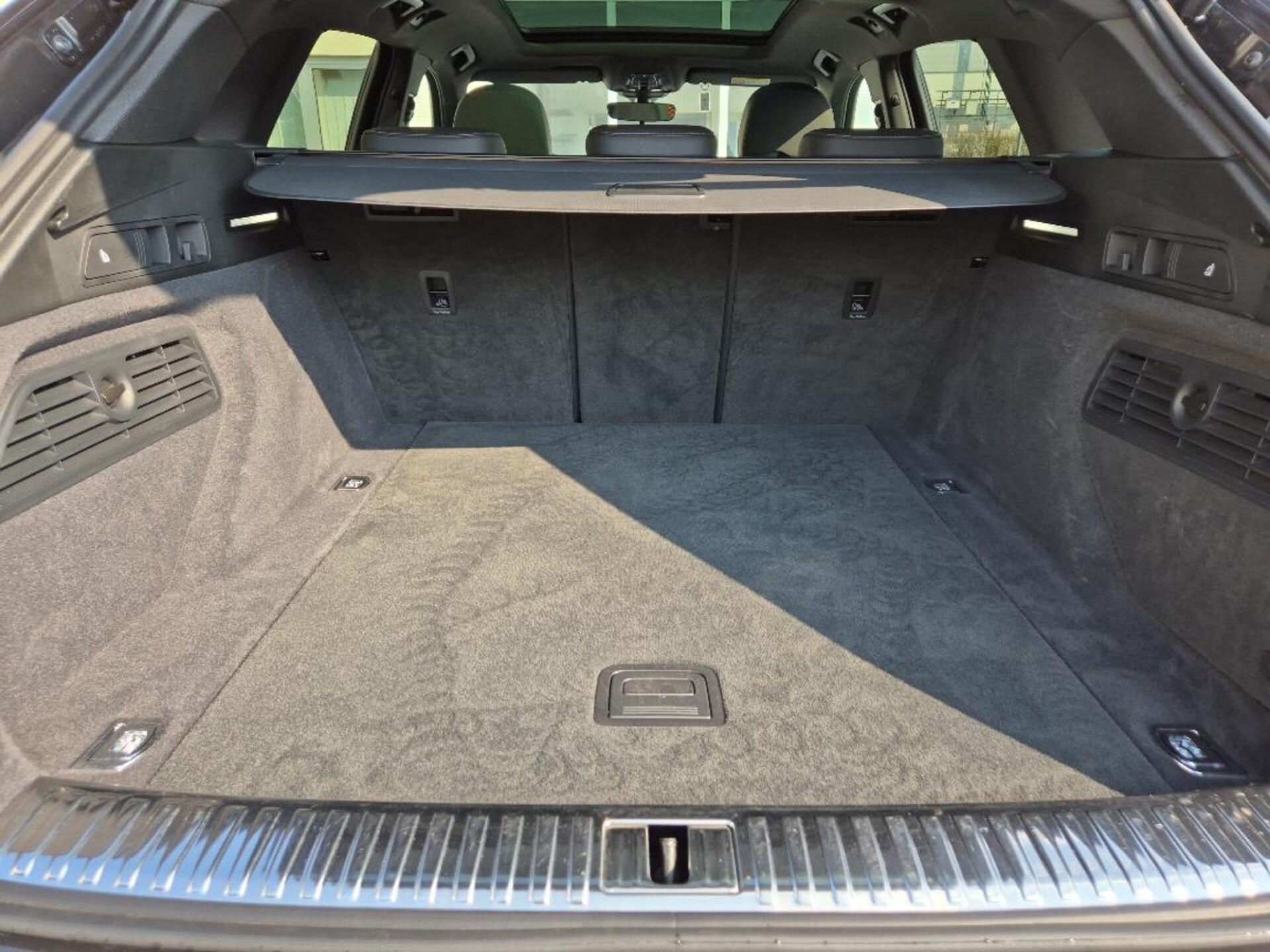 Audi Q8 e-tron S line