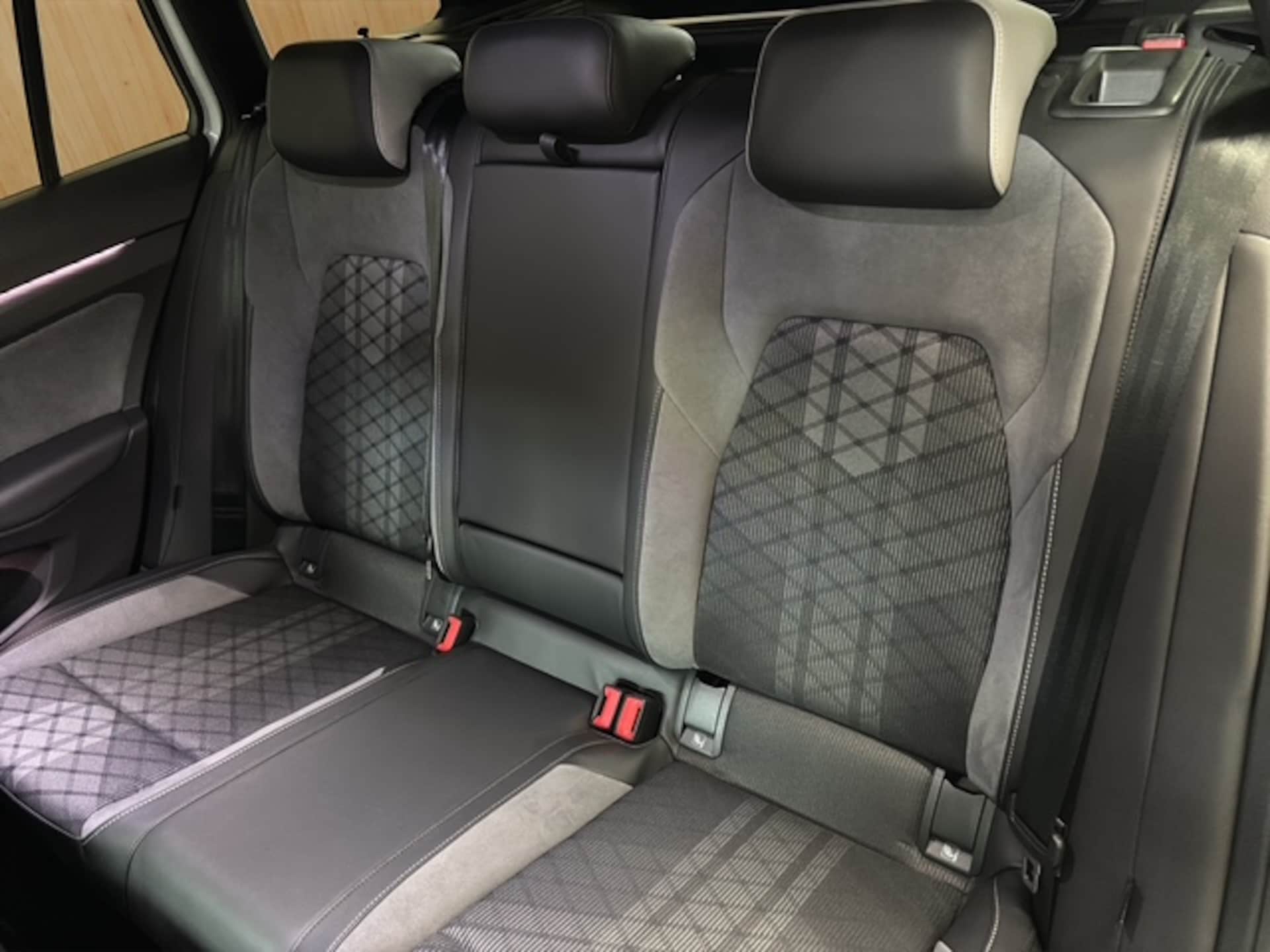 Volkswagen Golf Variant R-Line