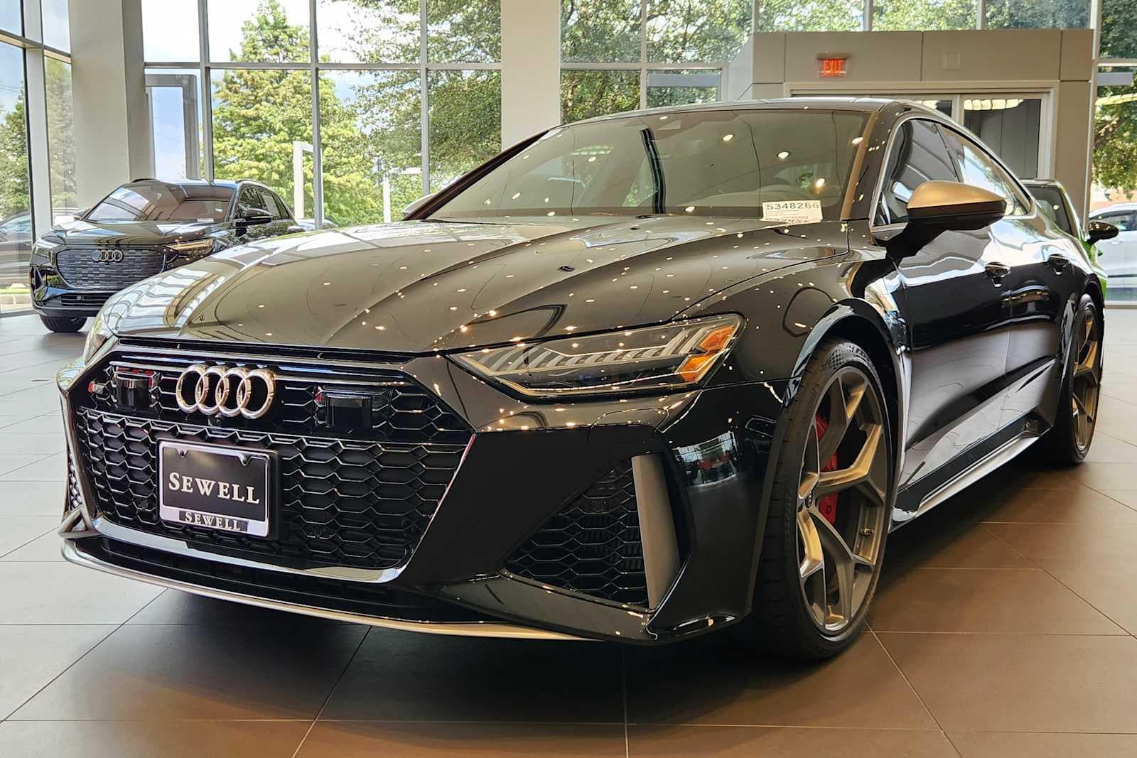2025 Audi RS7 Performance's photo