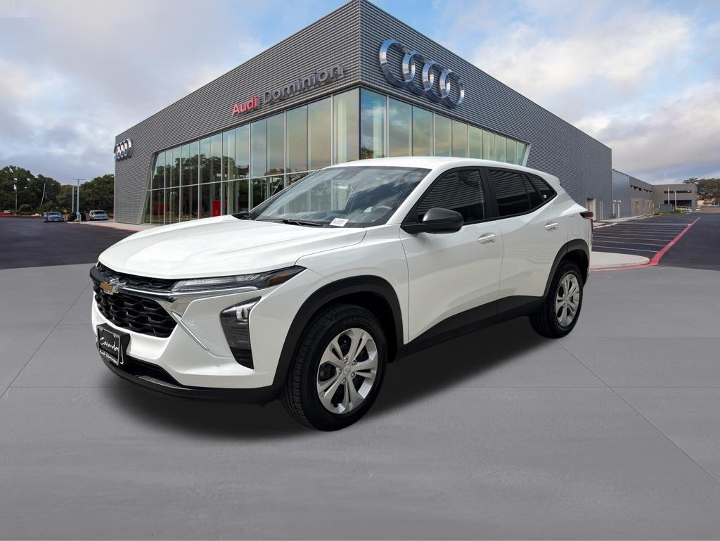 2025 Chevrolet Trax LS's photo