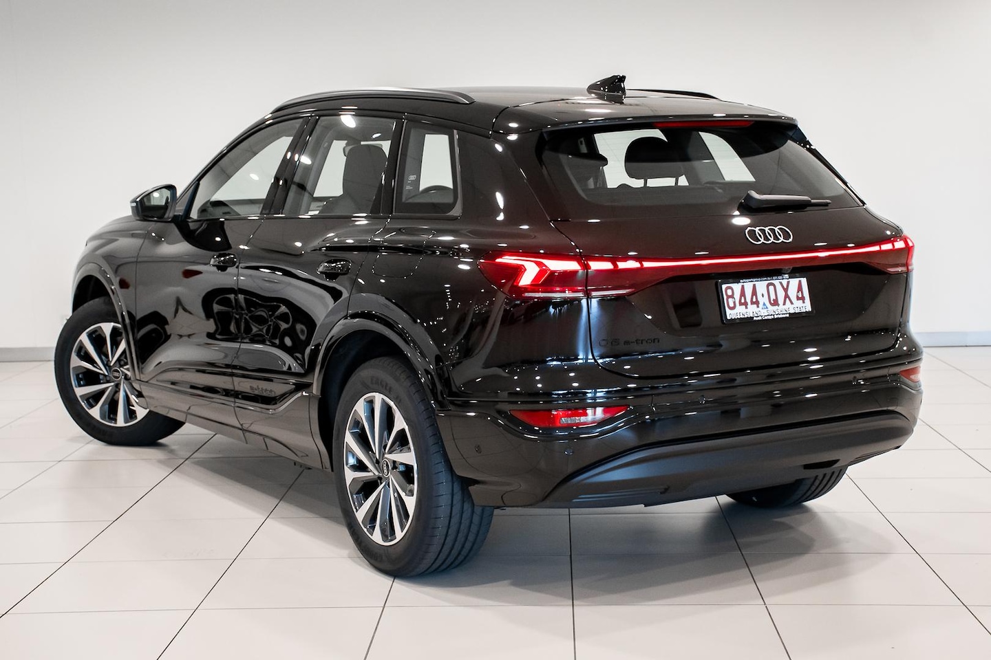 Image about Audi Q6 SUV e-tron e-tron