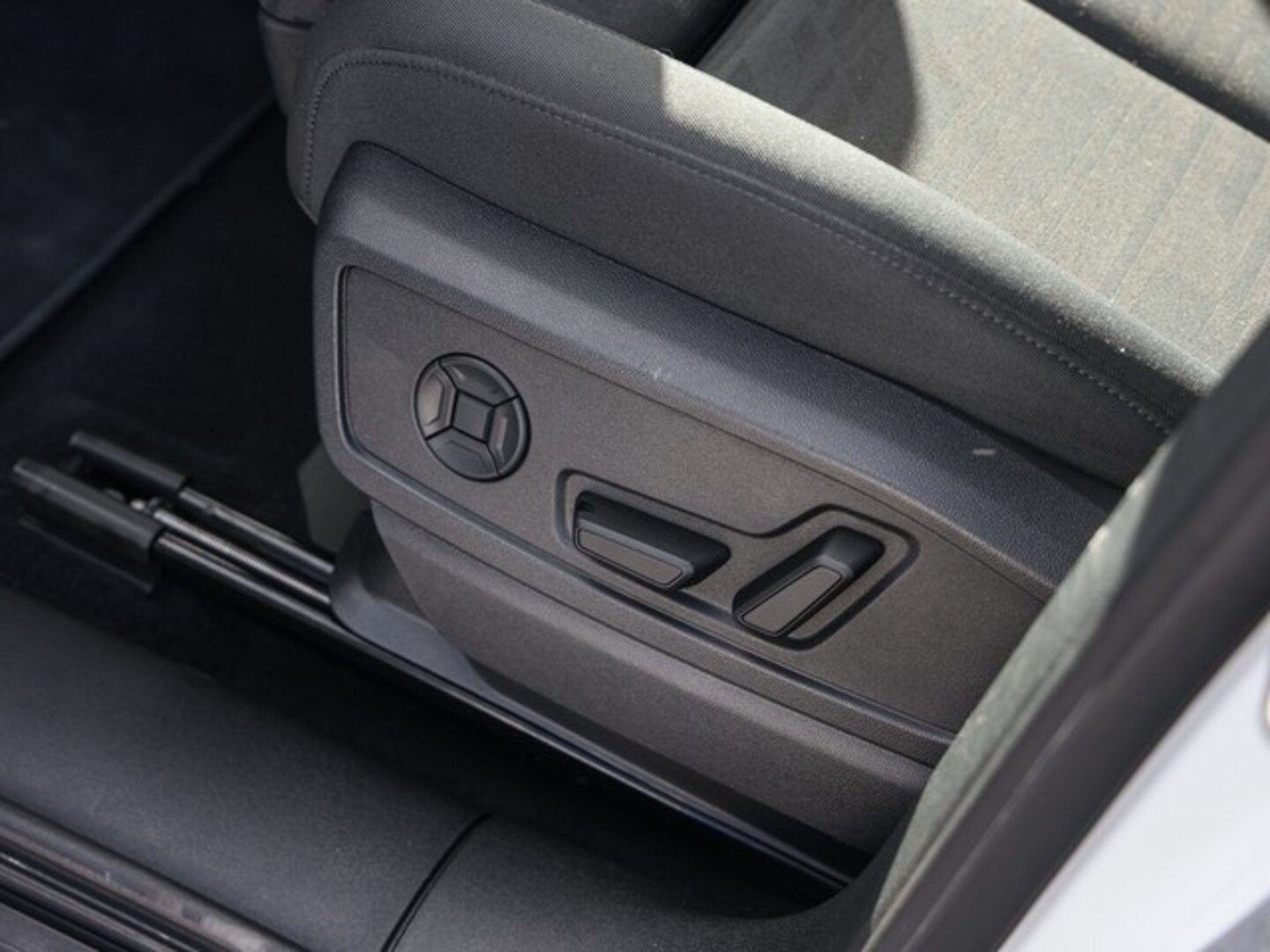 Bild über Audi Q5 SUV TDI quattro 150 kW S tronic - für weitere Informationen kontaktieren Sie den Audi Partner