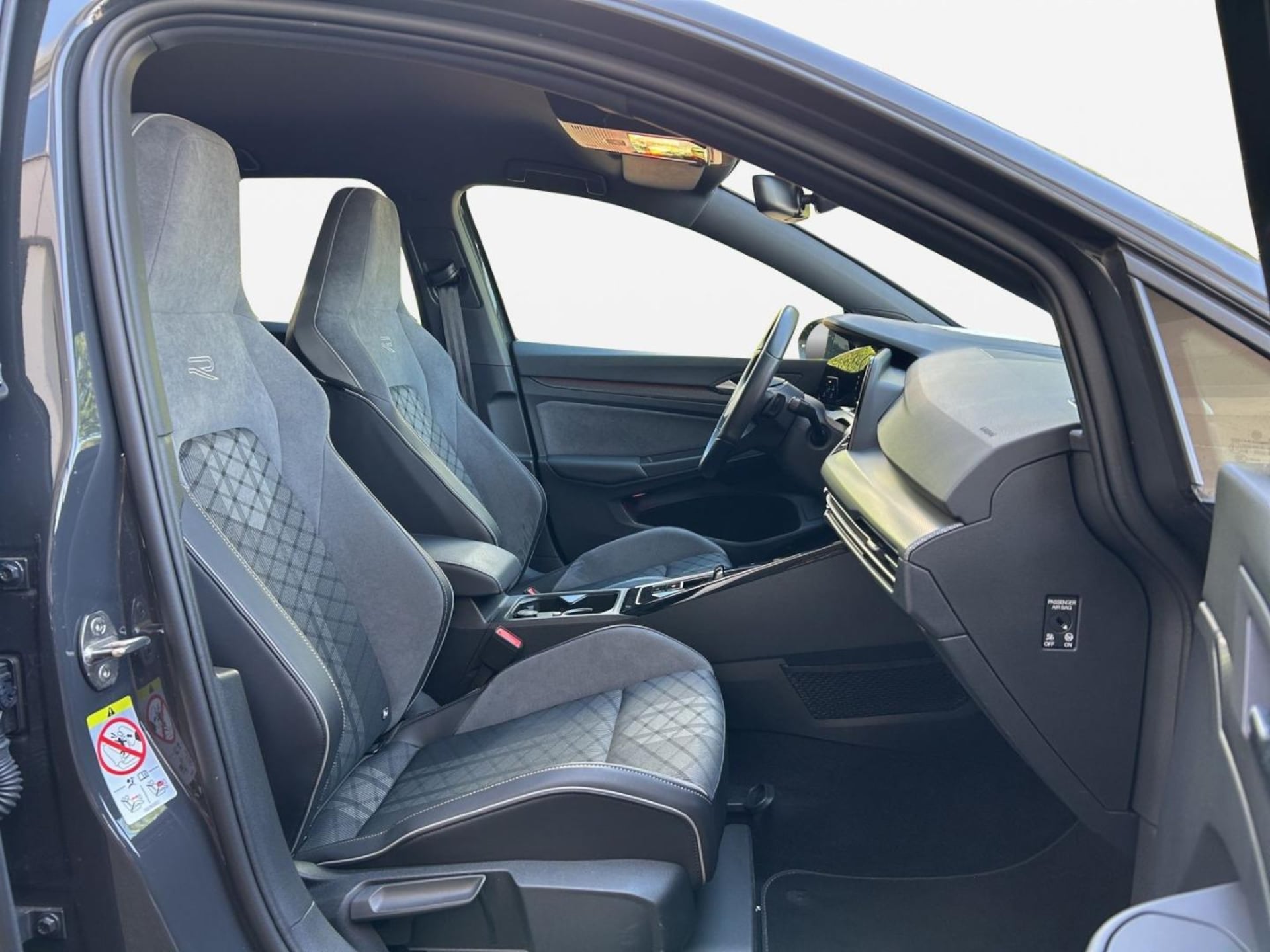 Volkswagen Golf R-Line