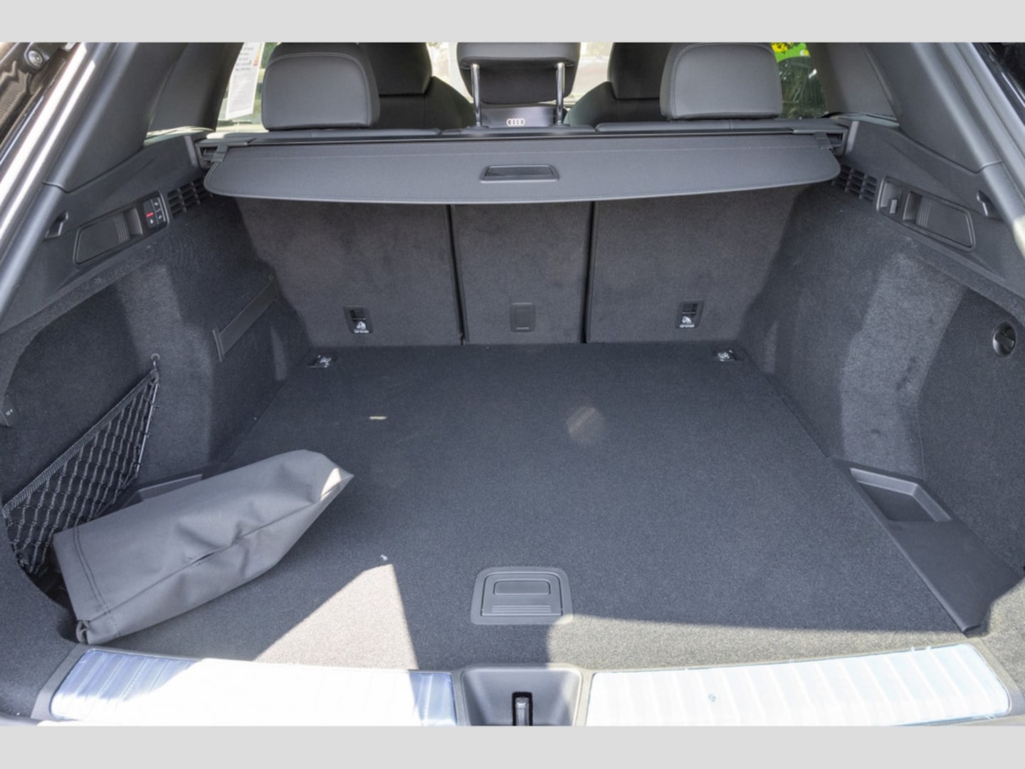 Bild über Audi Q5 SUV TDI quattro 220 kW S tronic - für weitere Informationen kontaktieren Sie den Audi Partner
