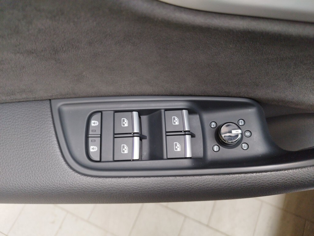 Image about Audi Q8 50 TDI quattro tiptronic