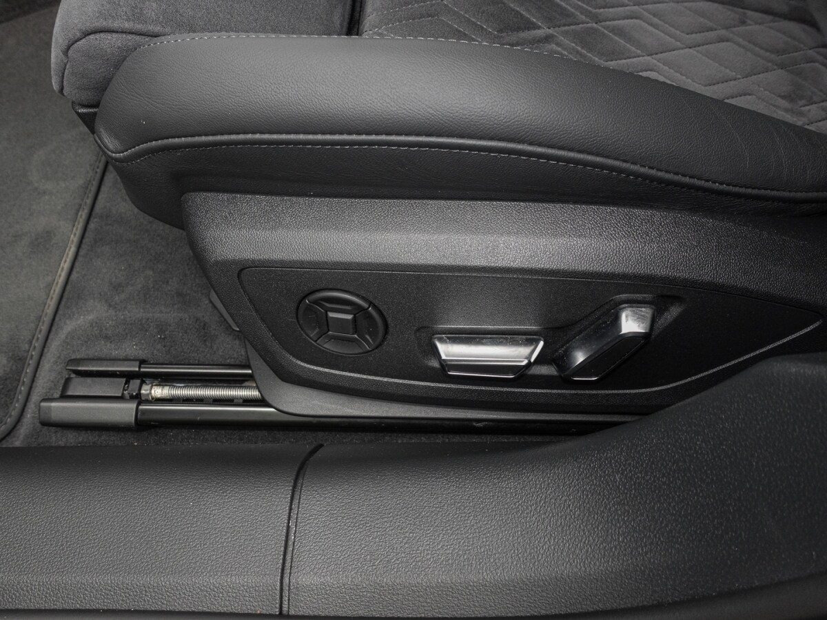 Image about Audi RS 6 Avant performance TFSI quattro tiptronic