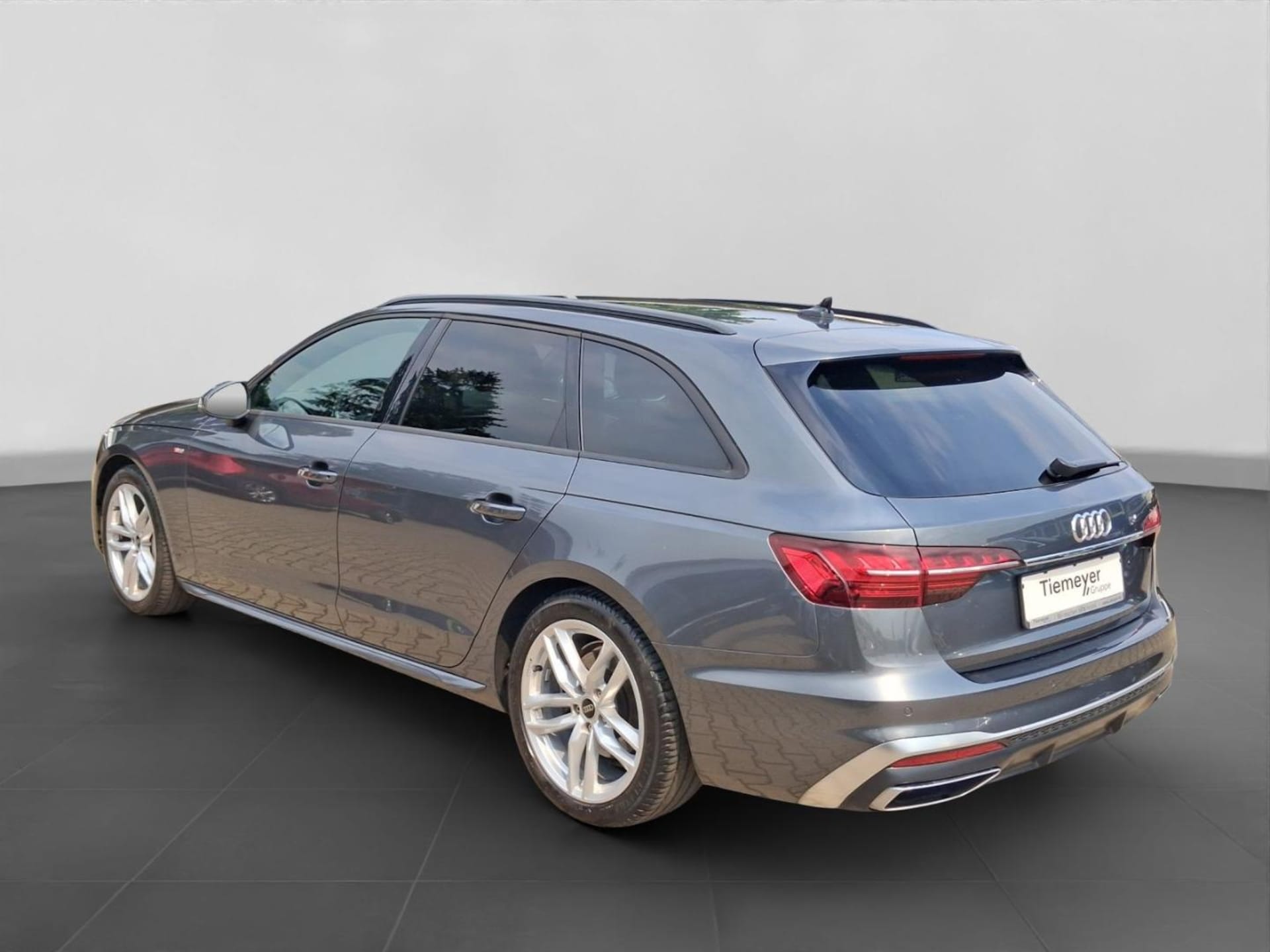 Audi A4 Avant S line