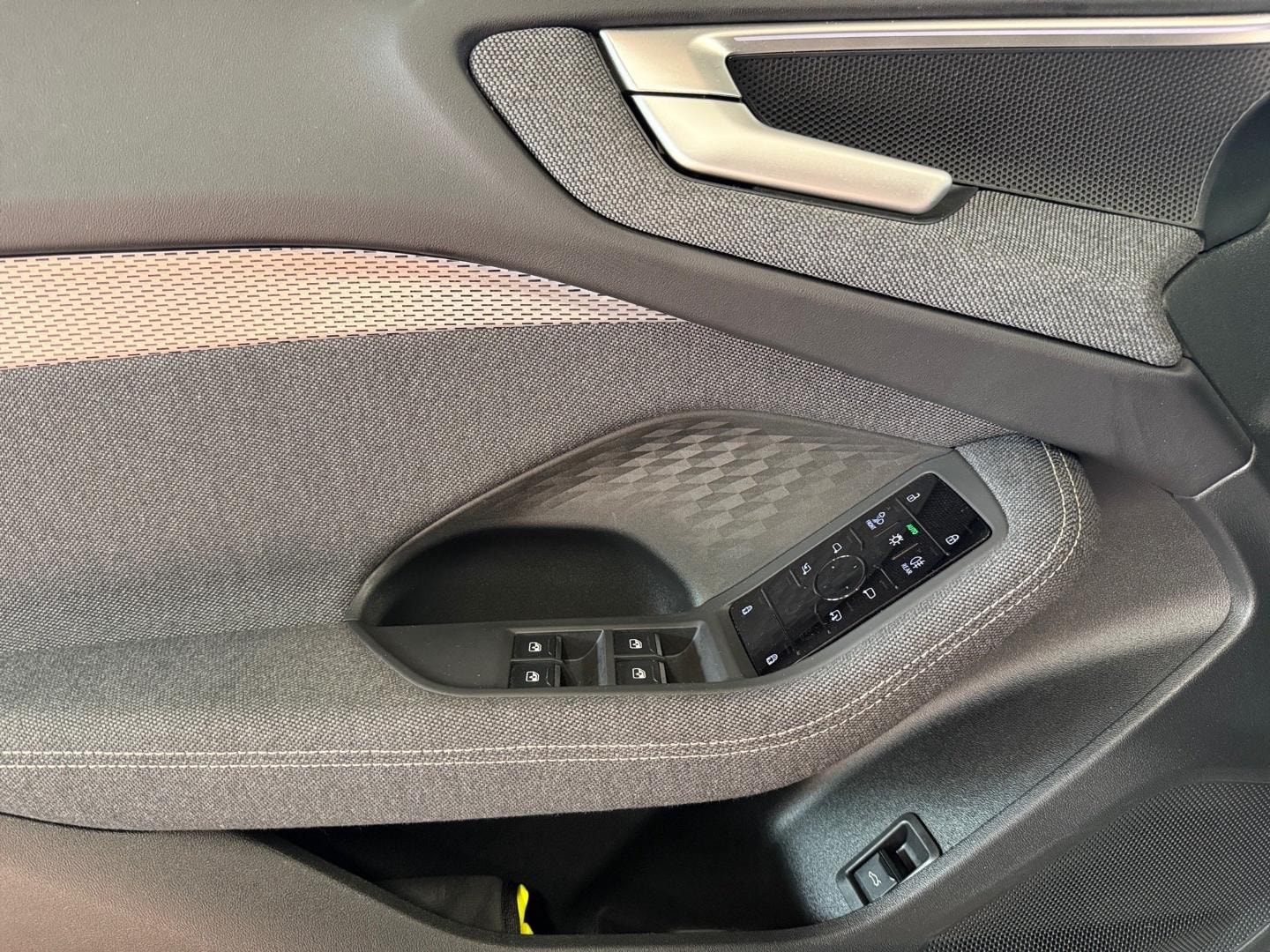 Bild über Audi A5 Avant TDI quattro 150 kW S tronic - für weitere Informationen kontaktieren Sie den Audi Partner