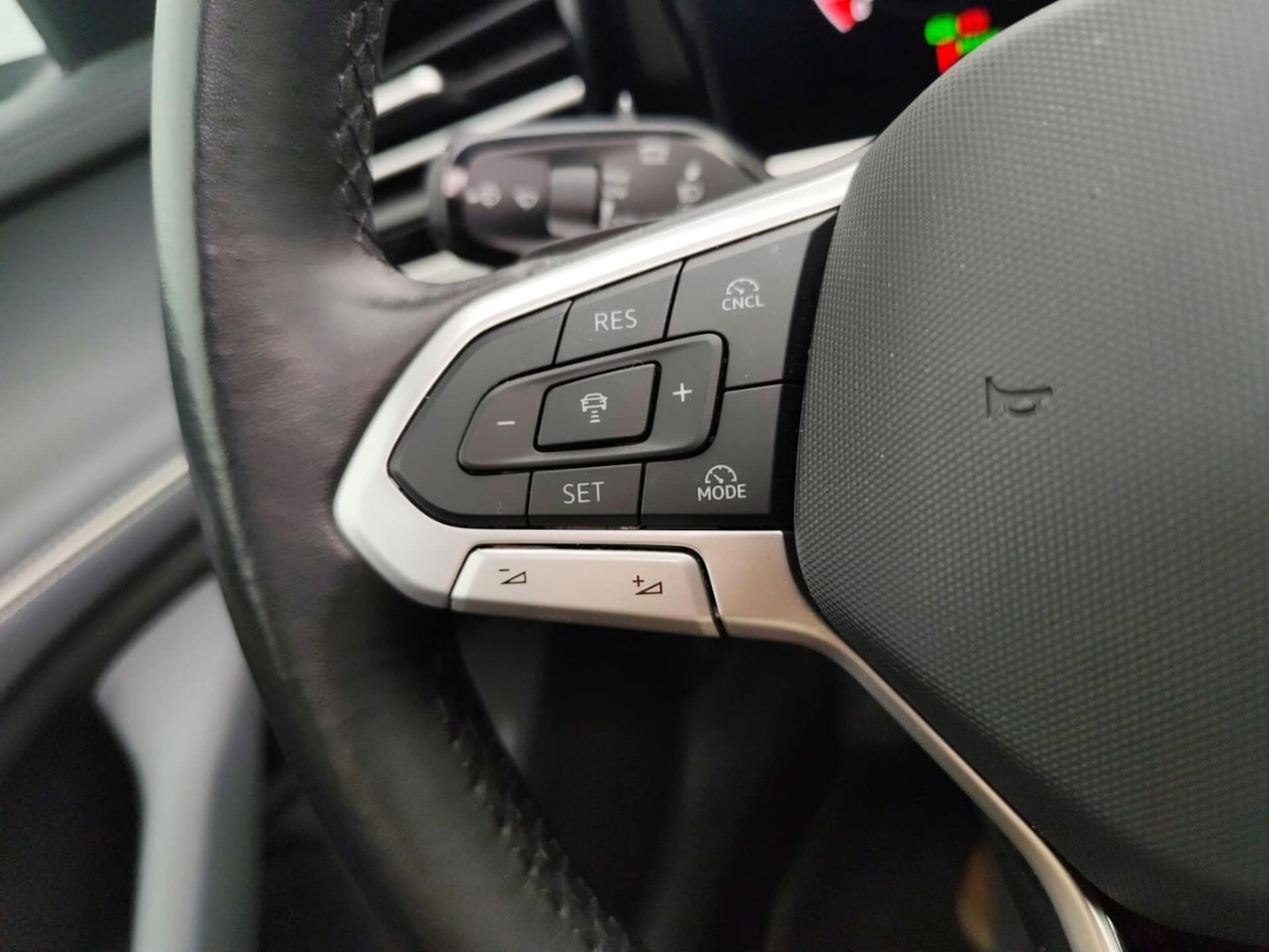 Volkswagen Passat Elegance