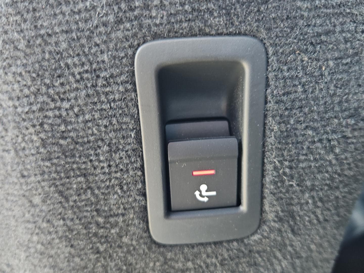Bild über Audi S6 Avant TDI quattro tiptronic - für weitere Informationen kontaktieren Sie den Audi Partner