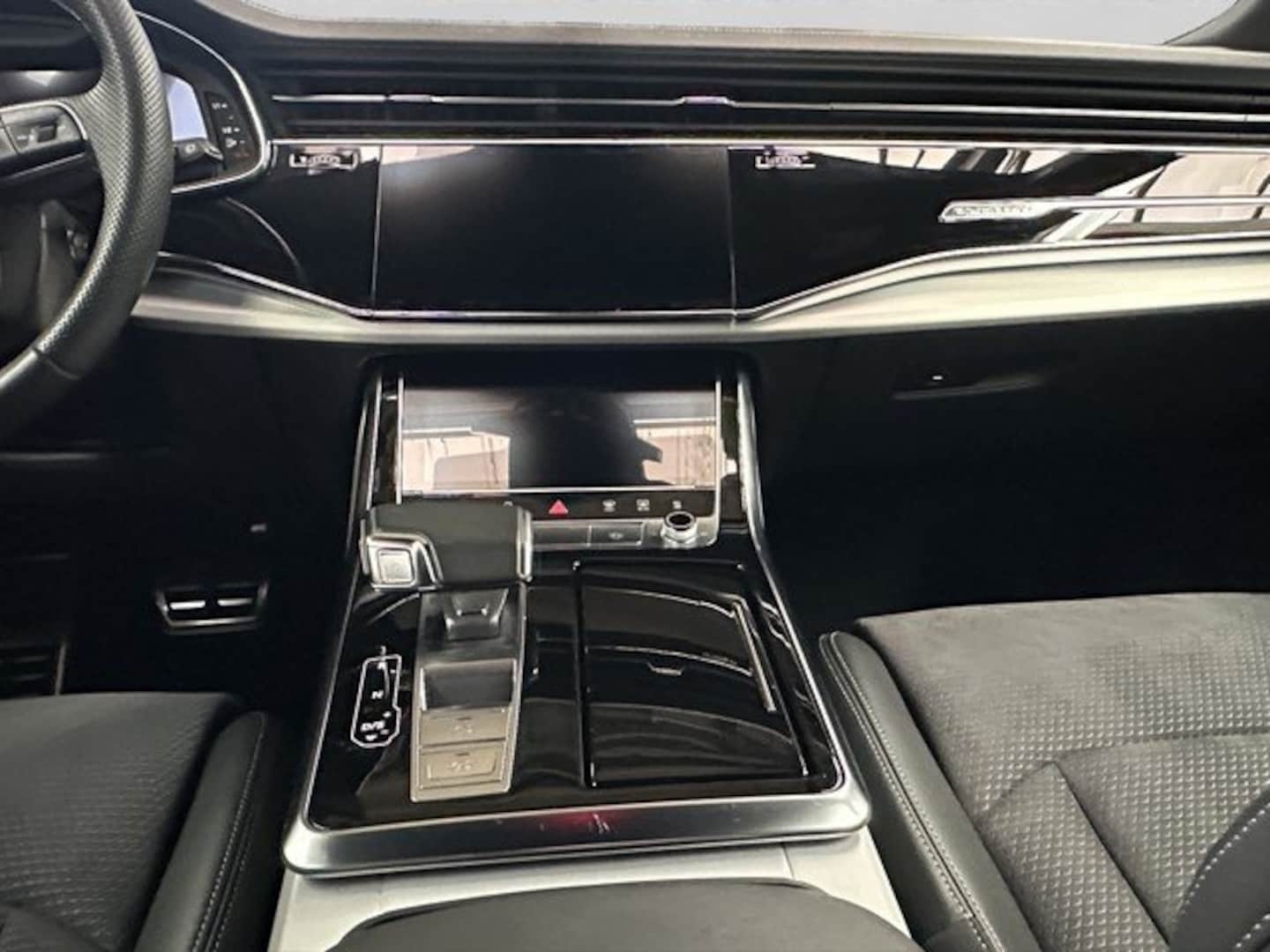 Bild über Audi Q7 competition plus 50 TDI quattro tiptronic - für weitere Informationen kontaktieren Sie den Audi Partner