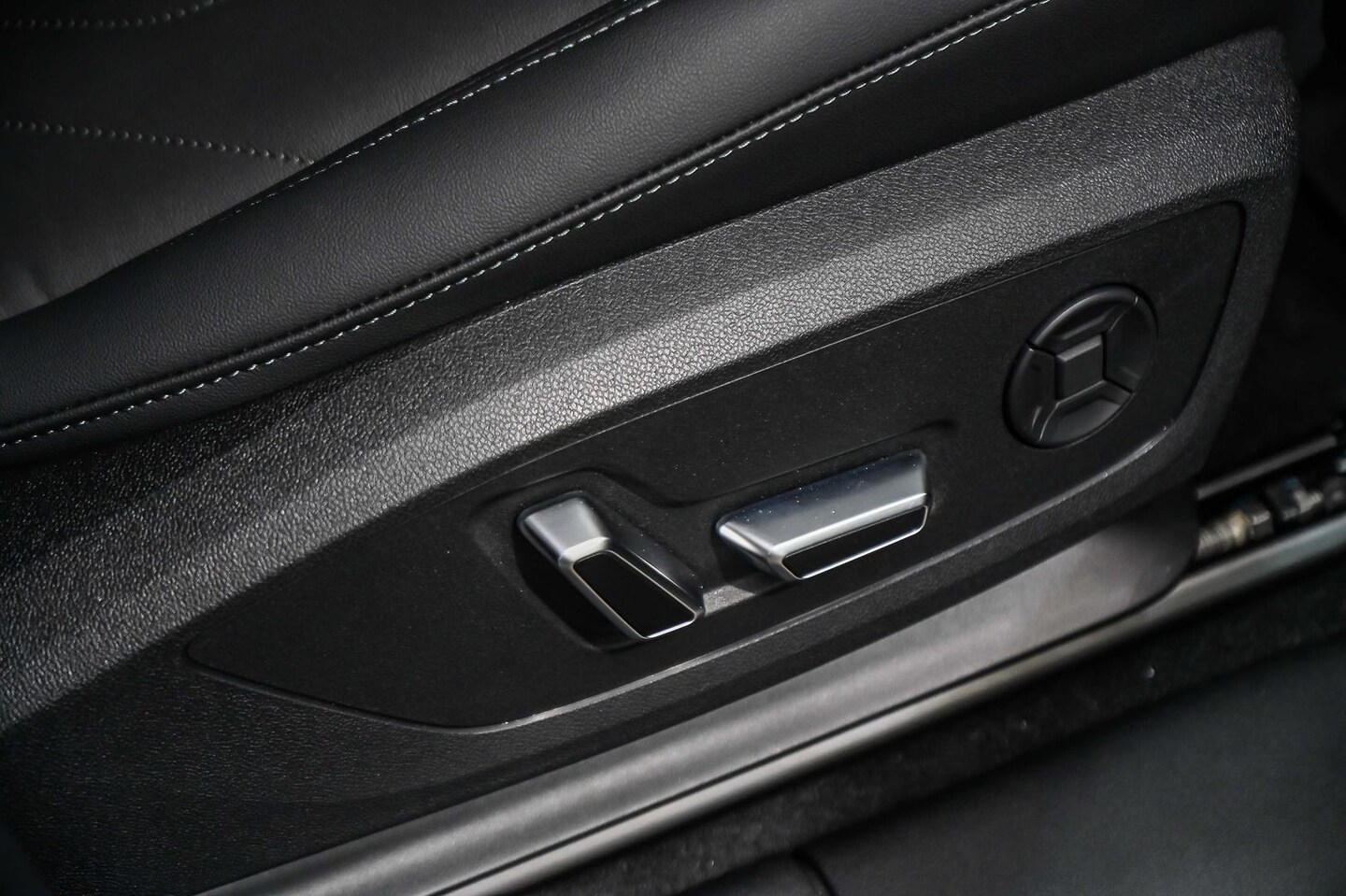 Image about Audi Q3 SUV TFSI quattro 150 kW