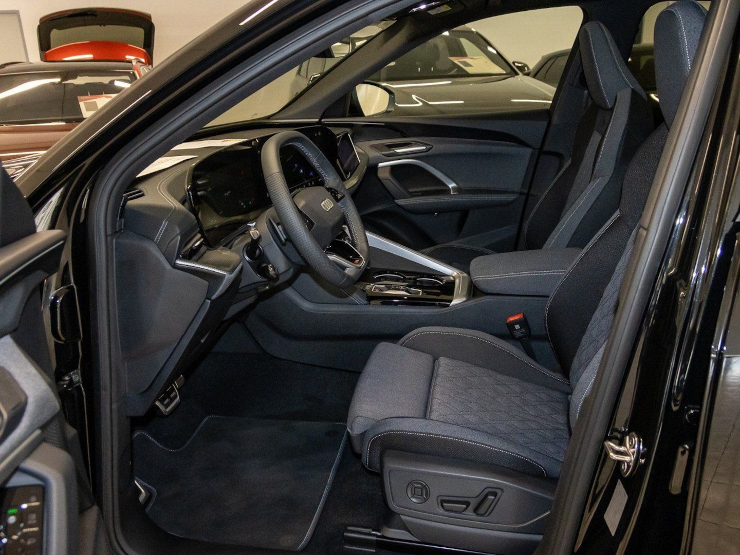 Bild über Audi Q5 SUV TDI quattro 150 kW S tronic - für weitere Informationen kontaktieren Sie den Audi Partner