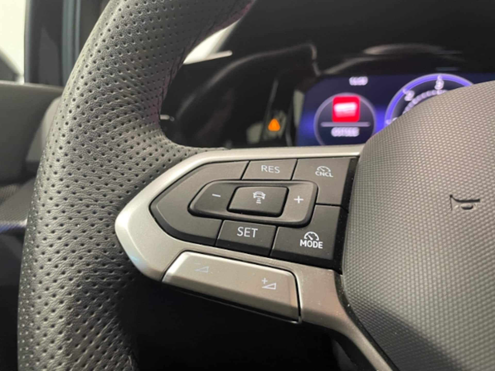 Volkswagen Golf Variant R-Line