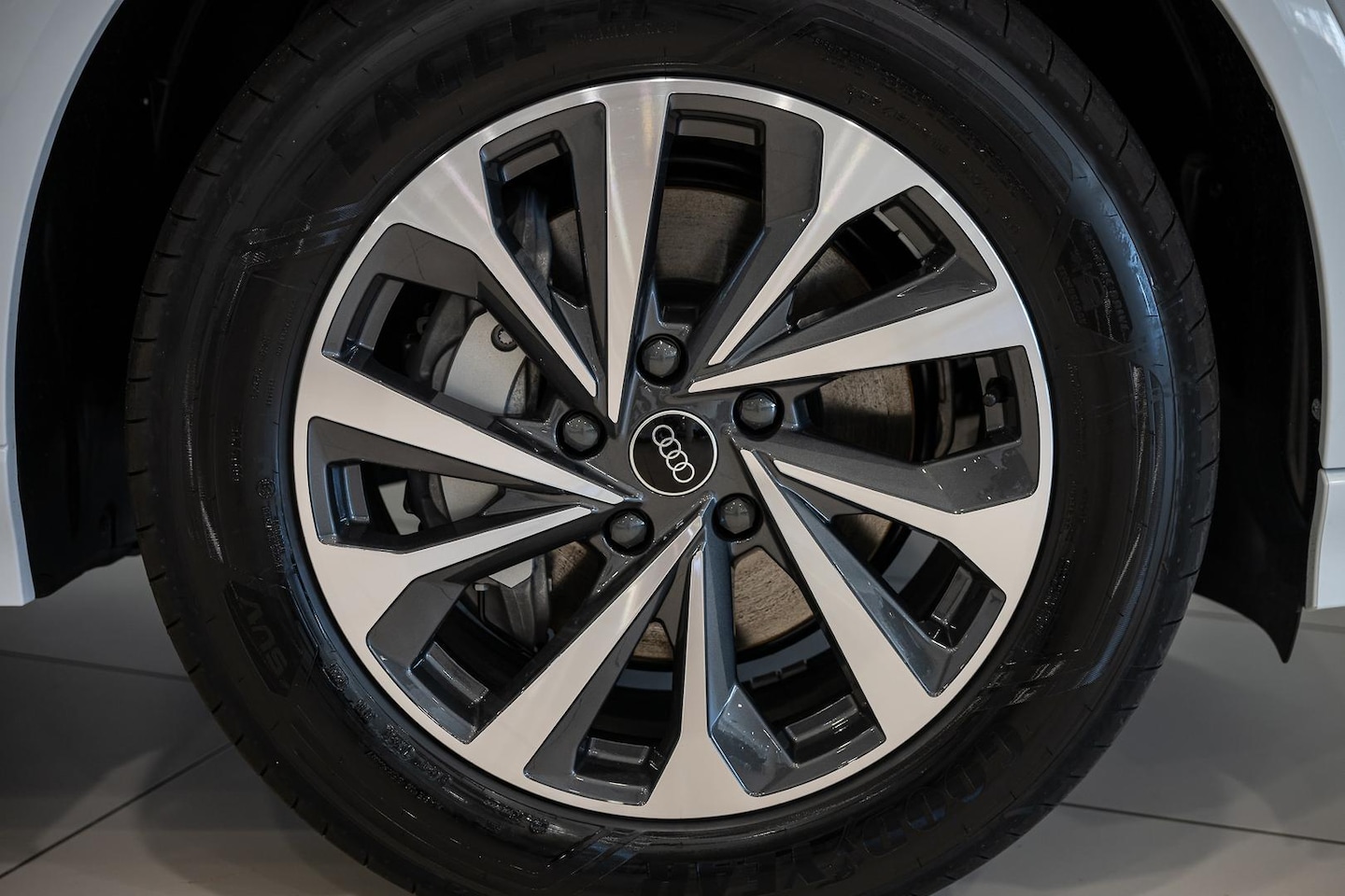 Image about Audi Q6 SUV e-tron e-tron
