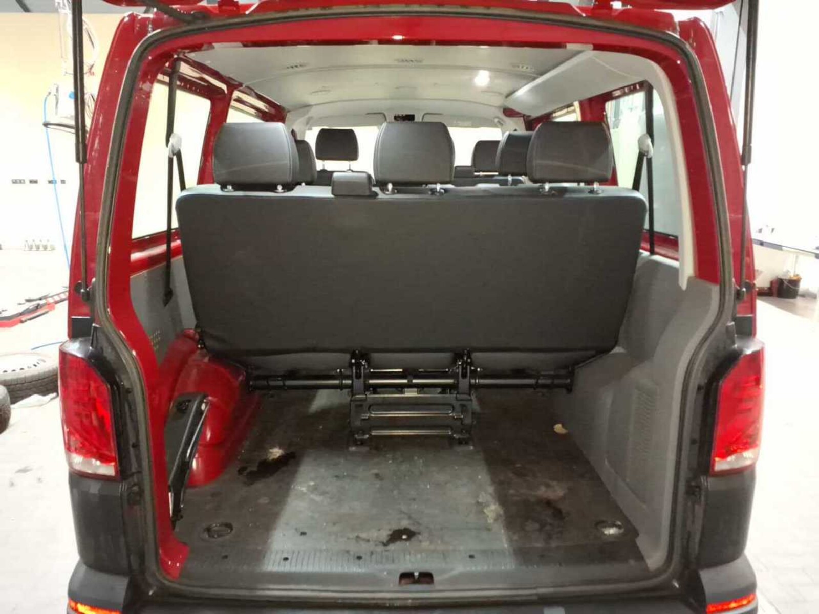 Volkswagen T6.1 Transporter Kombi kurzer Radstand – Bild 10