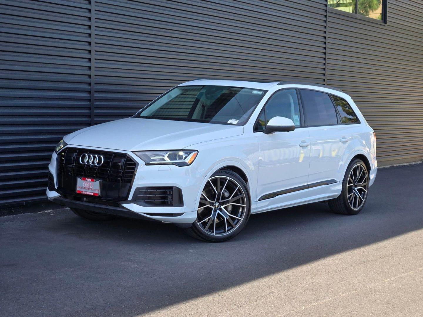 2022 Audi Q7 55 Prestige quattro Tiptronic's photo