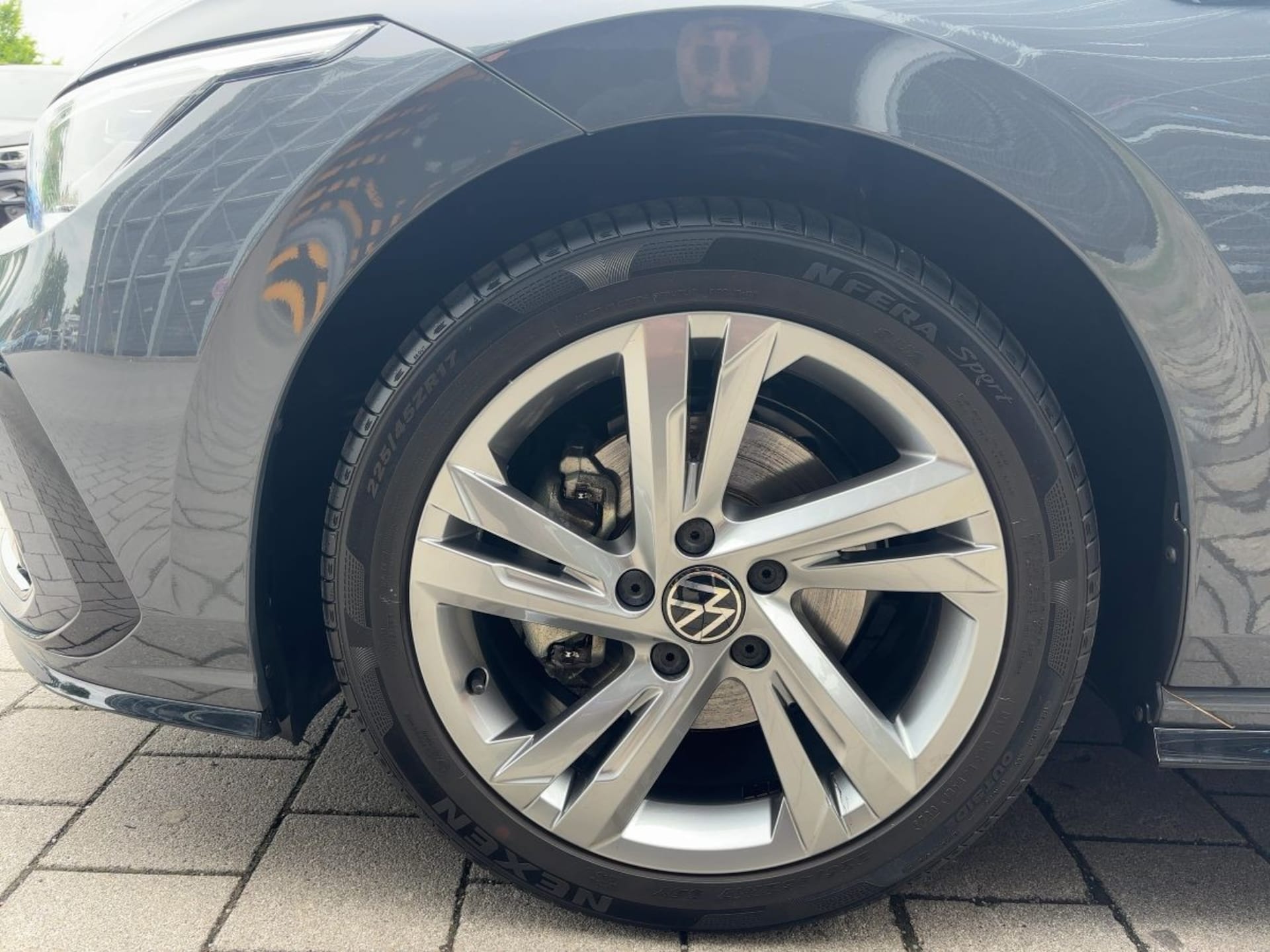 Volkswagen Golf R-Line